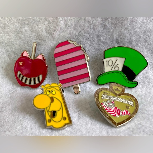 Disney Jewelry - Disney Trading Pin - Alice in Wonderland Set: Doorknob, Cheshire Cat, Mad Hatter